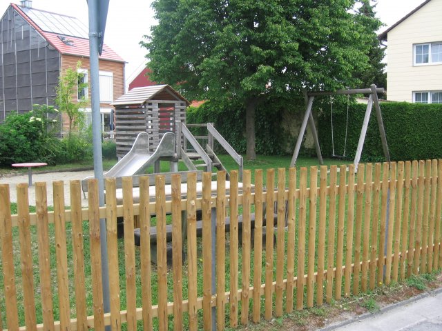 Grossansicht in neuem Fenster: Kinderspielplatz Mainburger Straße