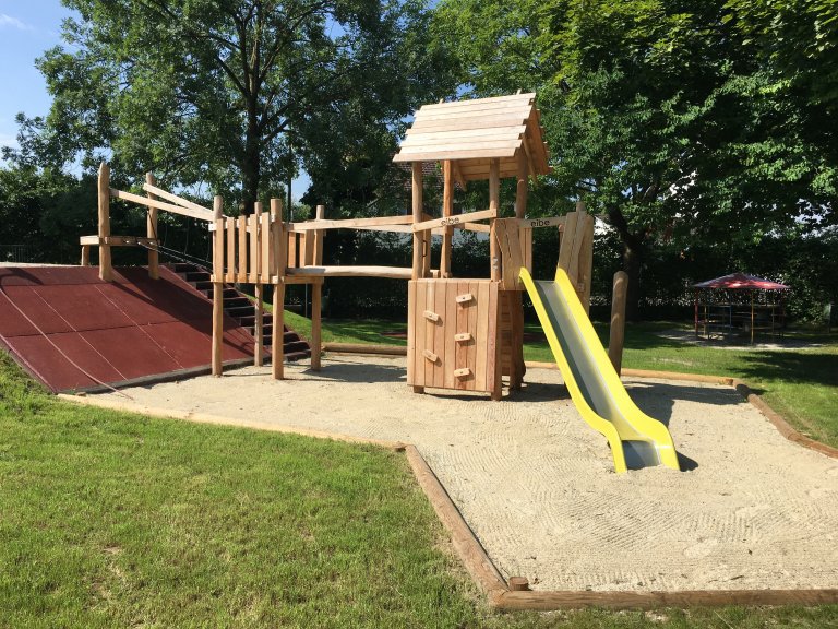 Grossansicht in neuem Fenster: Spielplatz Kanalstraße 2021-08 I
